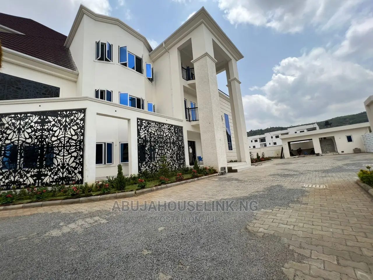 8bdrm Mansion in Katampe Extension for sale in Katampe Extension