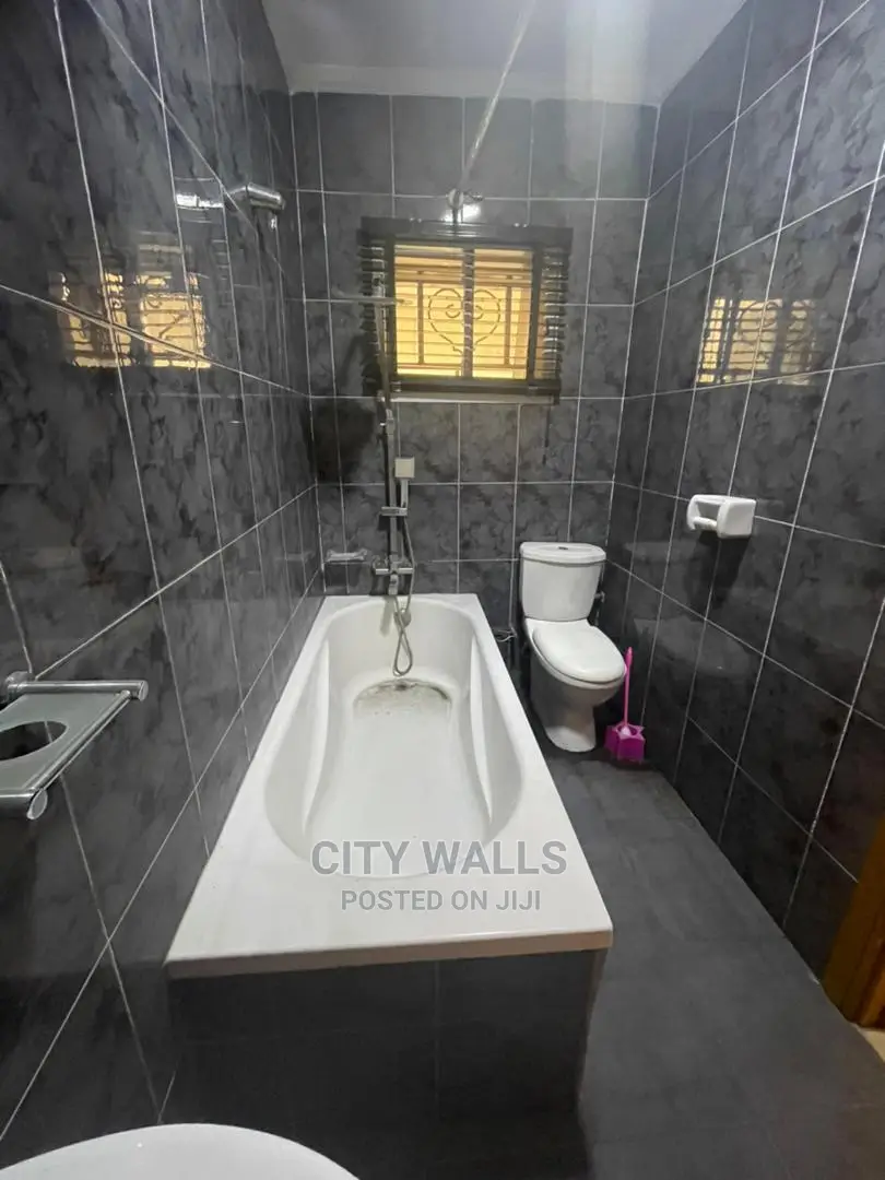 3bdrm Block of Flats in Lekki Phase 1 for rent in Lekki Phase 1