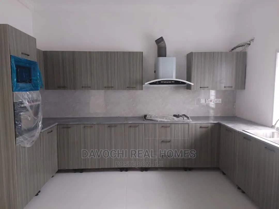 3bdrm Duplex in Orchid Road, Lekki for rent in Lekki