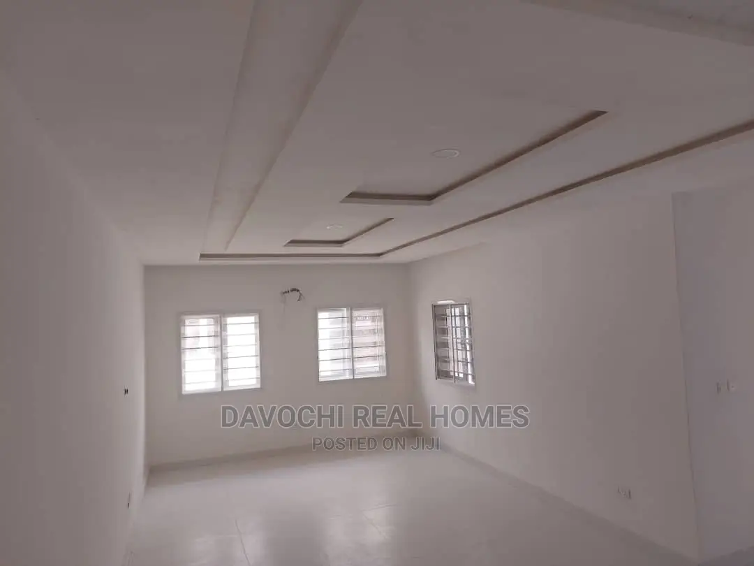 3bdrm Duplex in Orchid Road, Lekki for rent in Lekki