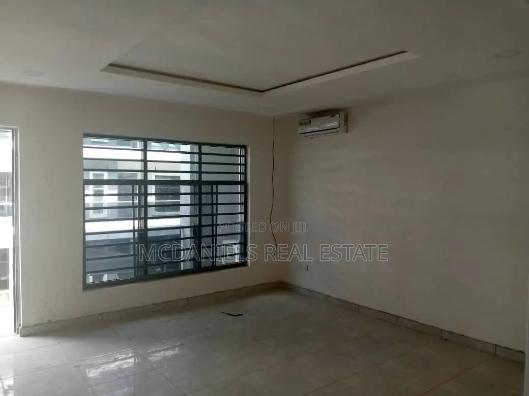 4bdrm Duplex in Adeola Odeku for rent in Adeola Odeku