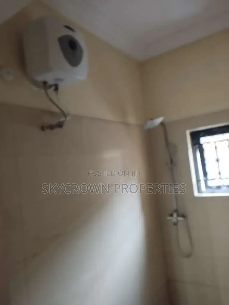 3bdrm Apartment in Ataoja, Osogbo for Rent in Osogbo