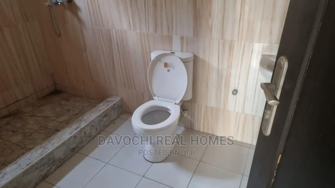 3bdrm Apartment in Orchid Road, Lekki for rent in Lekki