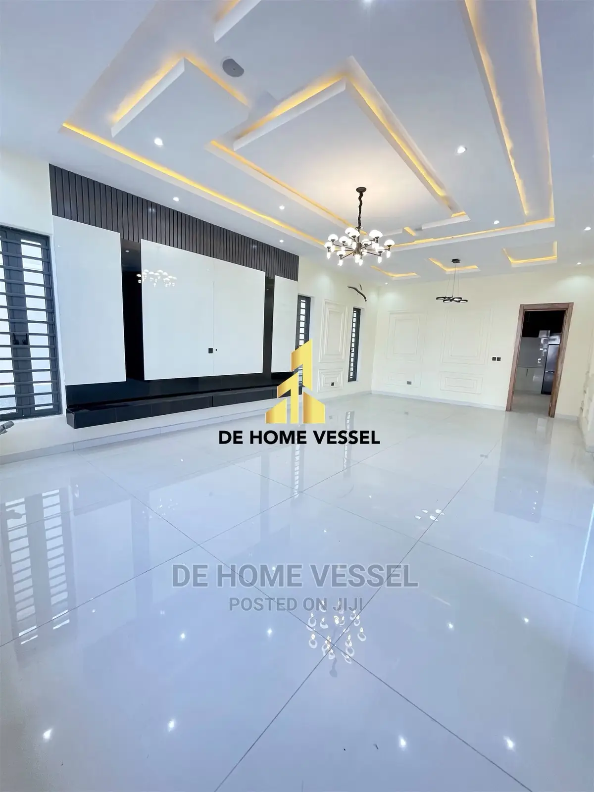 5bdrm Duplex in Ikota for Sale in Ikota
