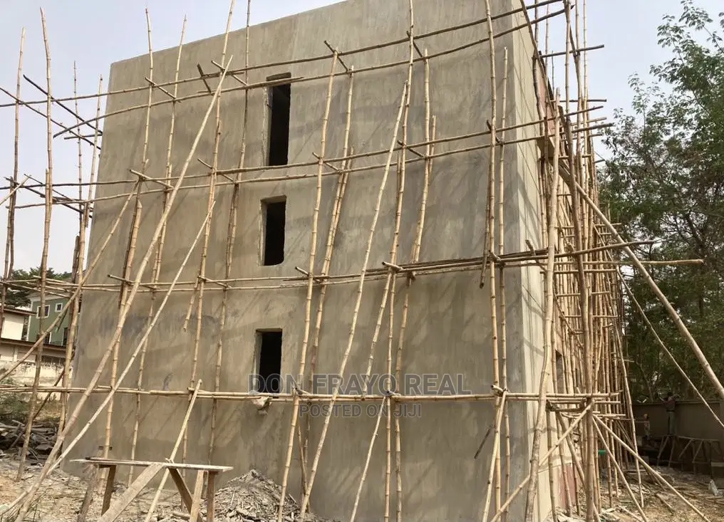 16 Rooms Building on 1241 SQM Land in Idihshin Jericho Gra, Ibadan in Jericho