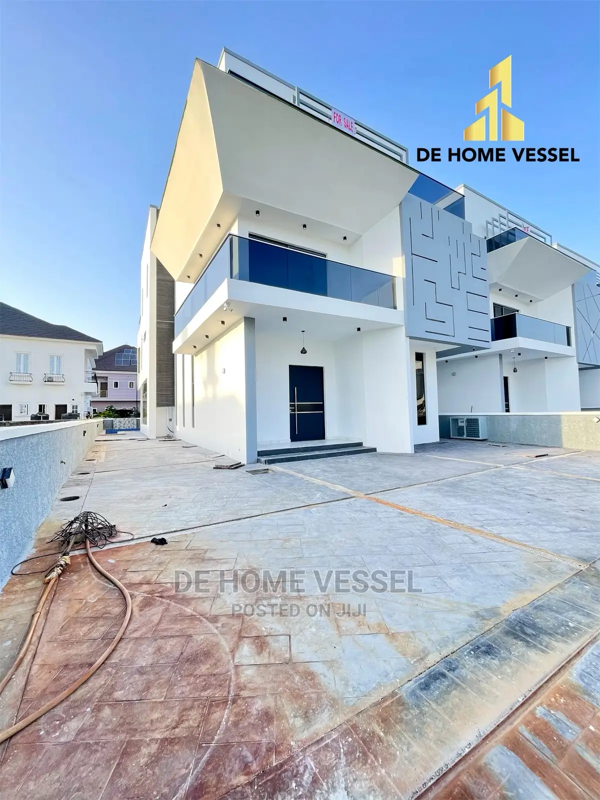 5bdrm Duplex in Chevron for Sale in Chevron
