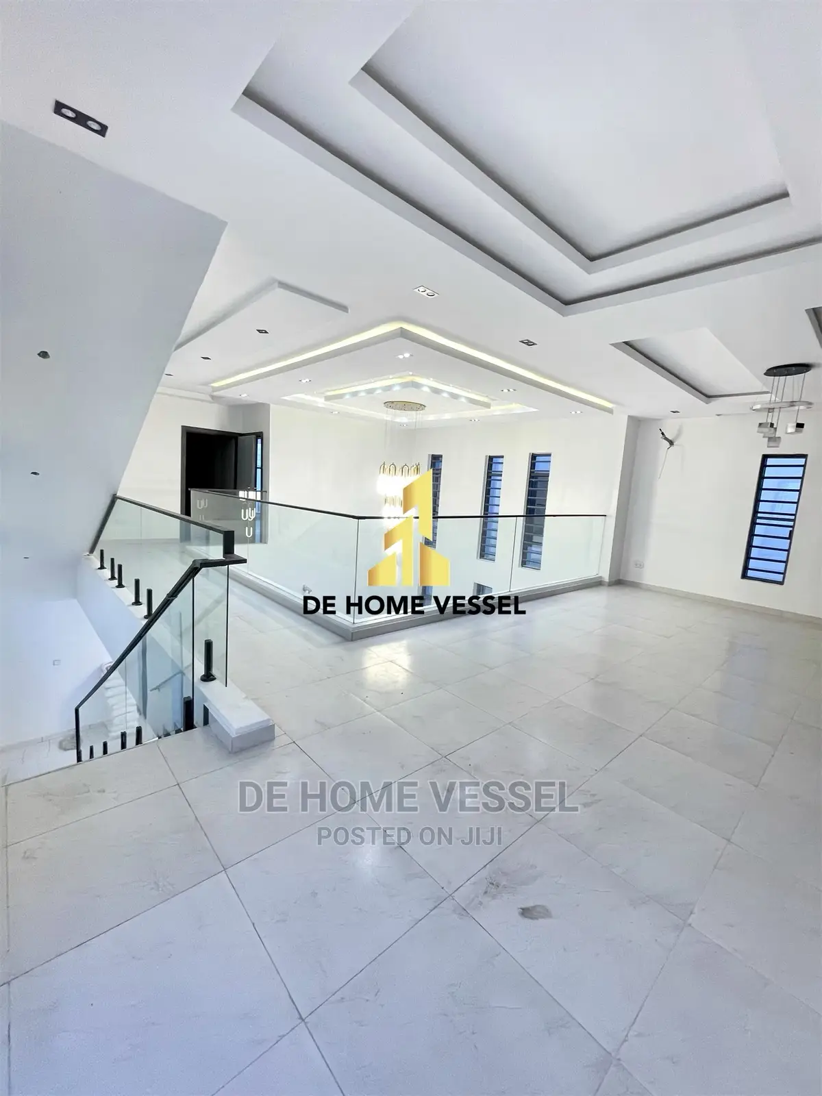 5bdrm Duplex in Chevron for Sale in Chevron