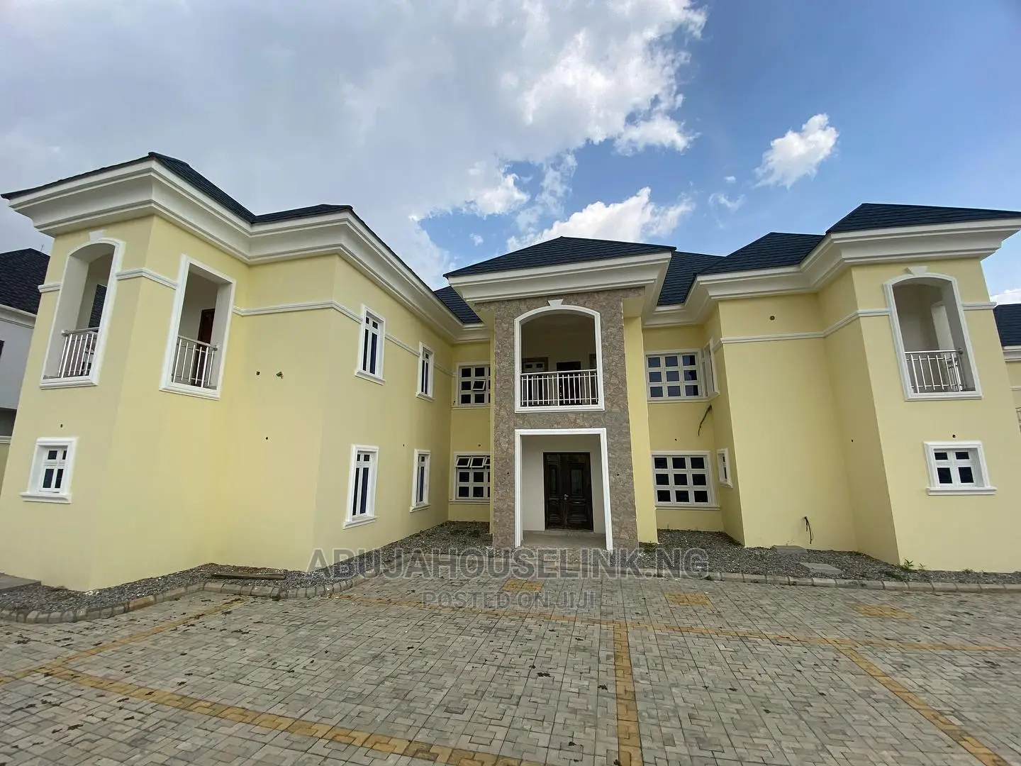 9bdrm Duplex in Katampe Extension for sale in Katampe Extension