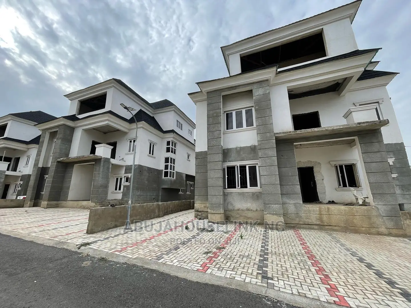 5bdrm Duplex in Guzape Abuja for sale in Guzape District