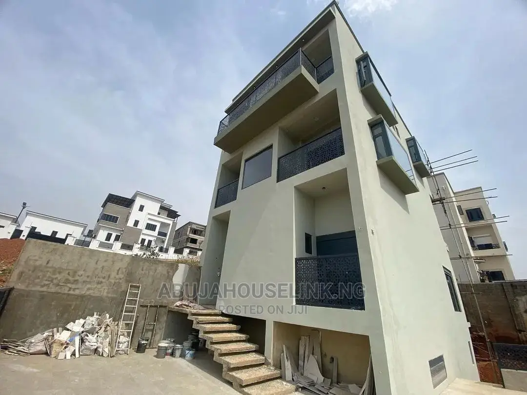 4bdrm Duplex in Guzape Abuja for sale in Guzape District