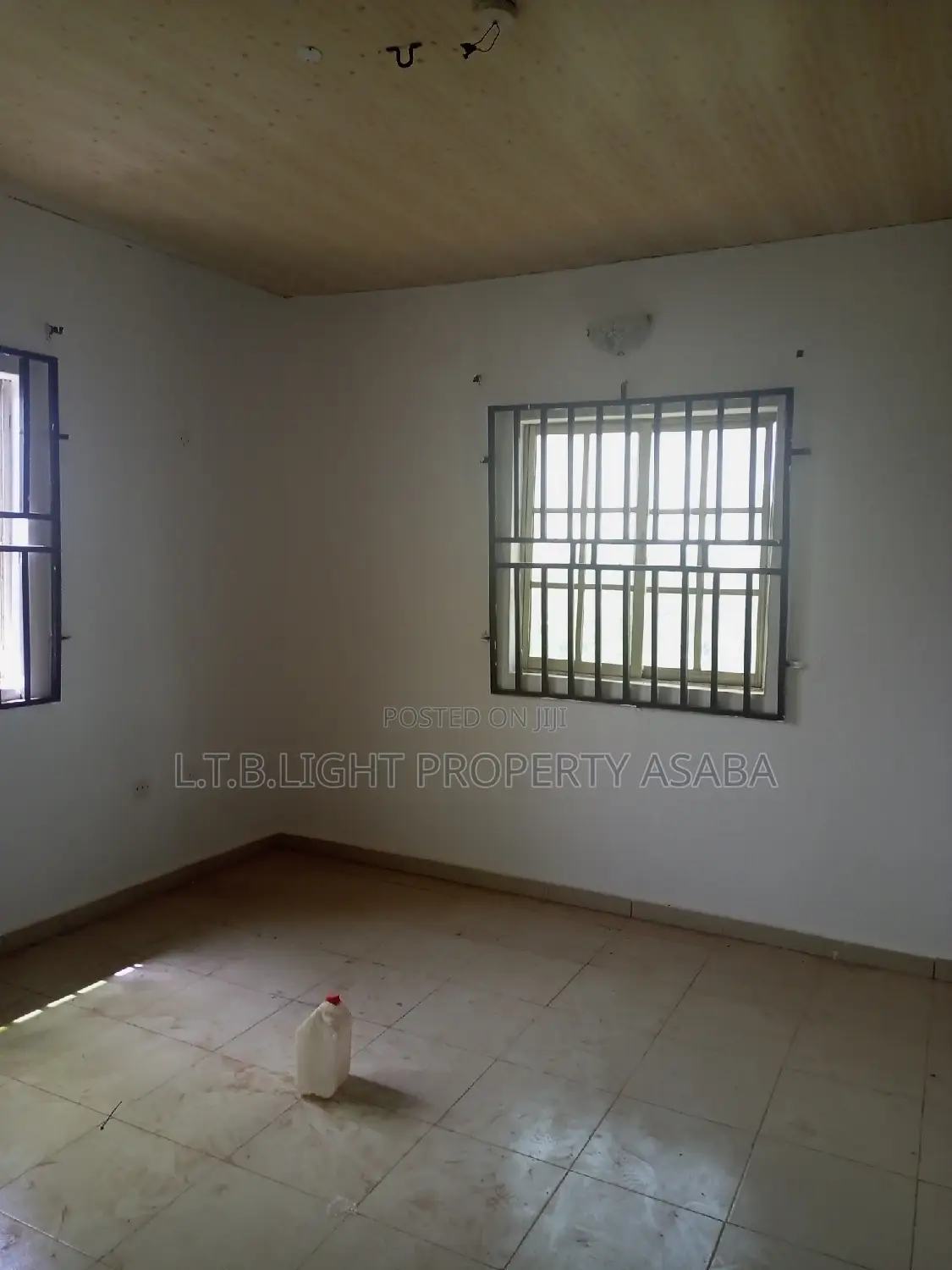 3bdrm Block of Flats in L.T.B Light, Oshimili North for rent in Oshimili North