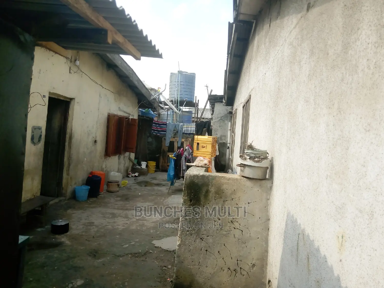 10bdrm Bungalow in Ketu-Alapere for sale in Ketu-Alapere
