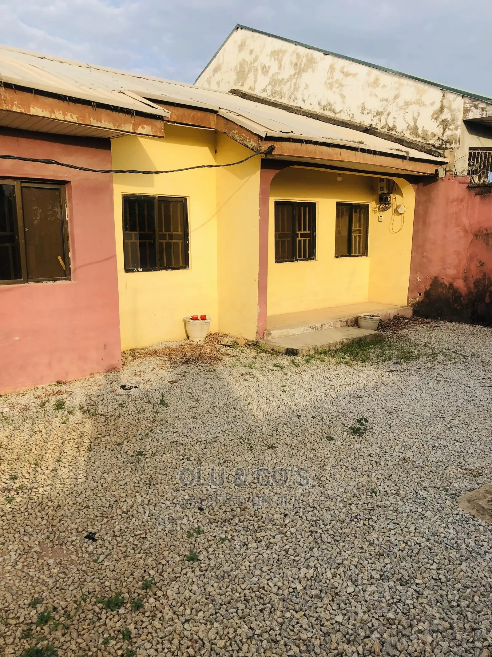 3bdrm Bungalow in Aco Amac Estate, Lugbe District for sale in Lugbe District