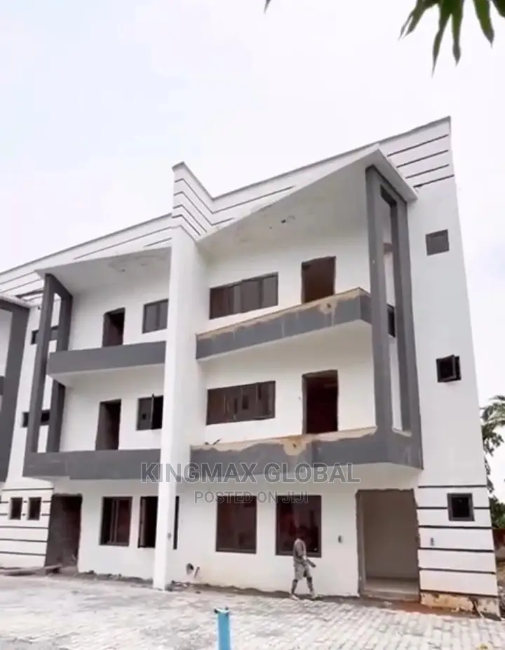 4bdrm Townhouse/Terrace in Zone 4 / Wuse for Sale in Zone 4 / Wuse