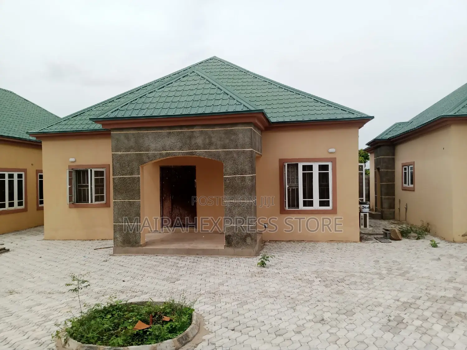 2bdrm Apartment in Green Roof Estate, Gwagwalada for rent in Gwagwalada