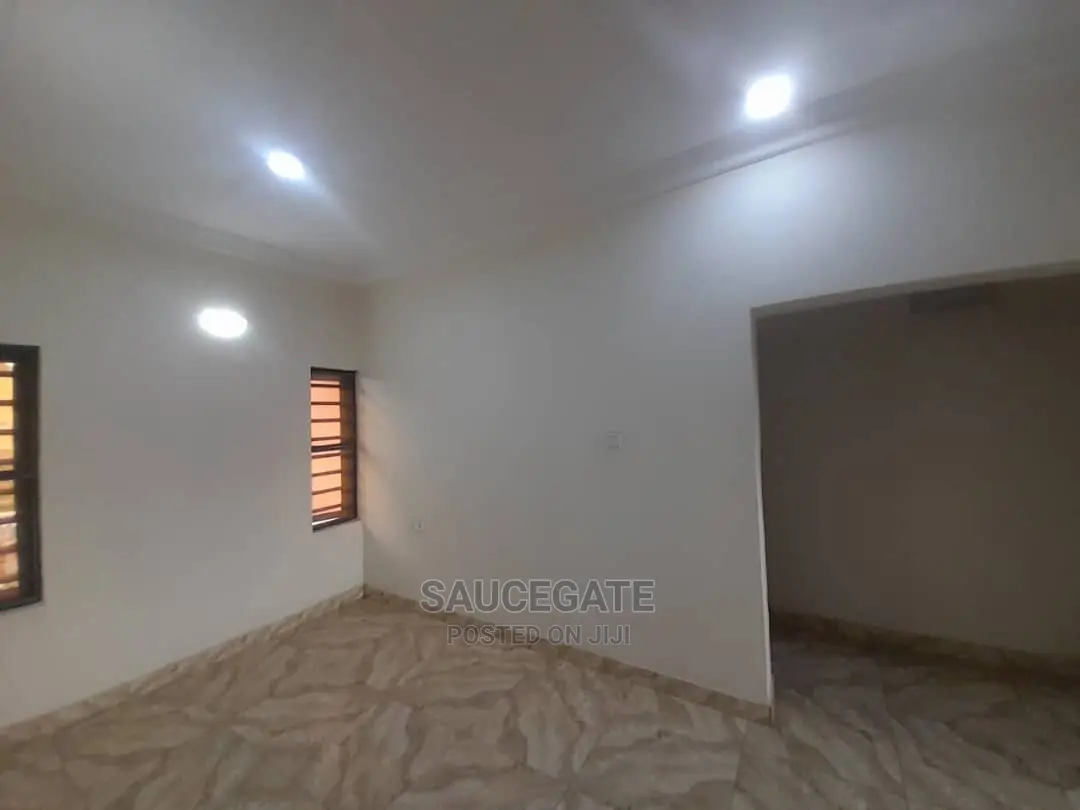 2bdrm Apartment in Ago, Okota for rent in Okota