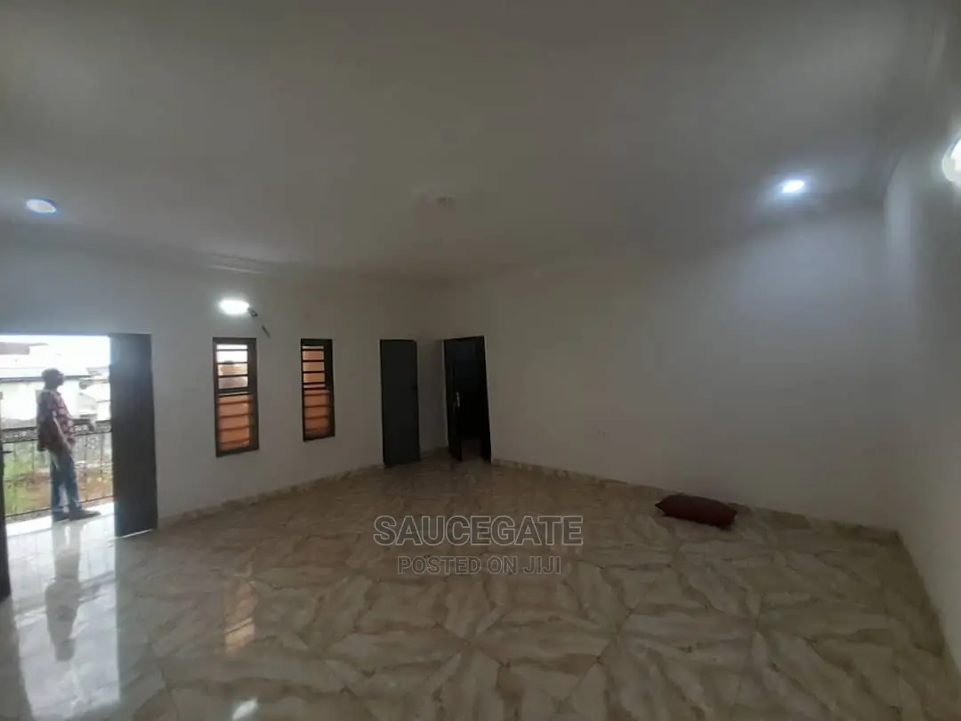 2bdrm Apartment in Ago, Okota for rent in Okota