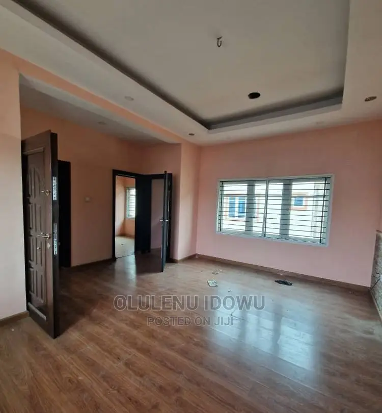 Furnished 5bdrm Duplex in Alimosho for Sale in Alimosho