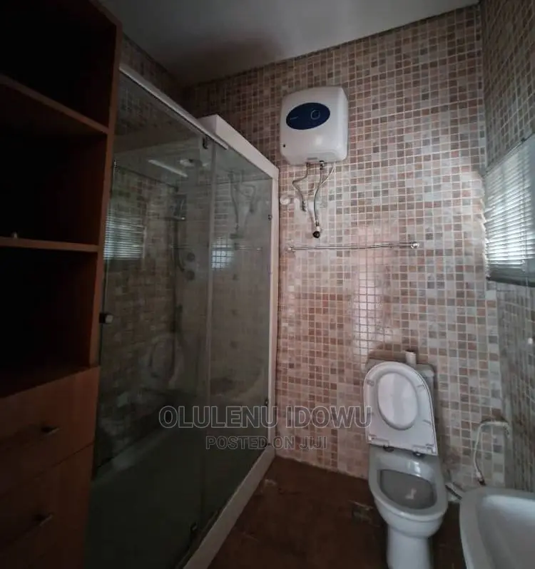 Furnished 5bdrm Duplex in Alimosho for Sale in Alimosho
