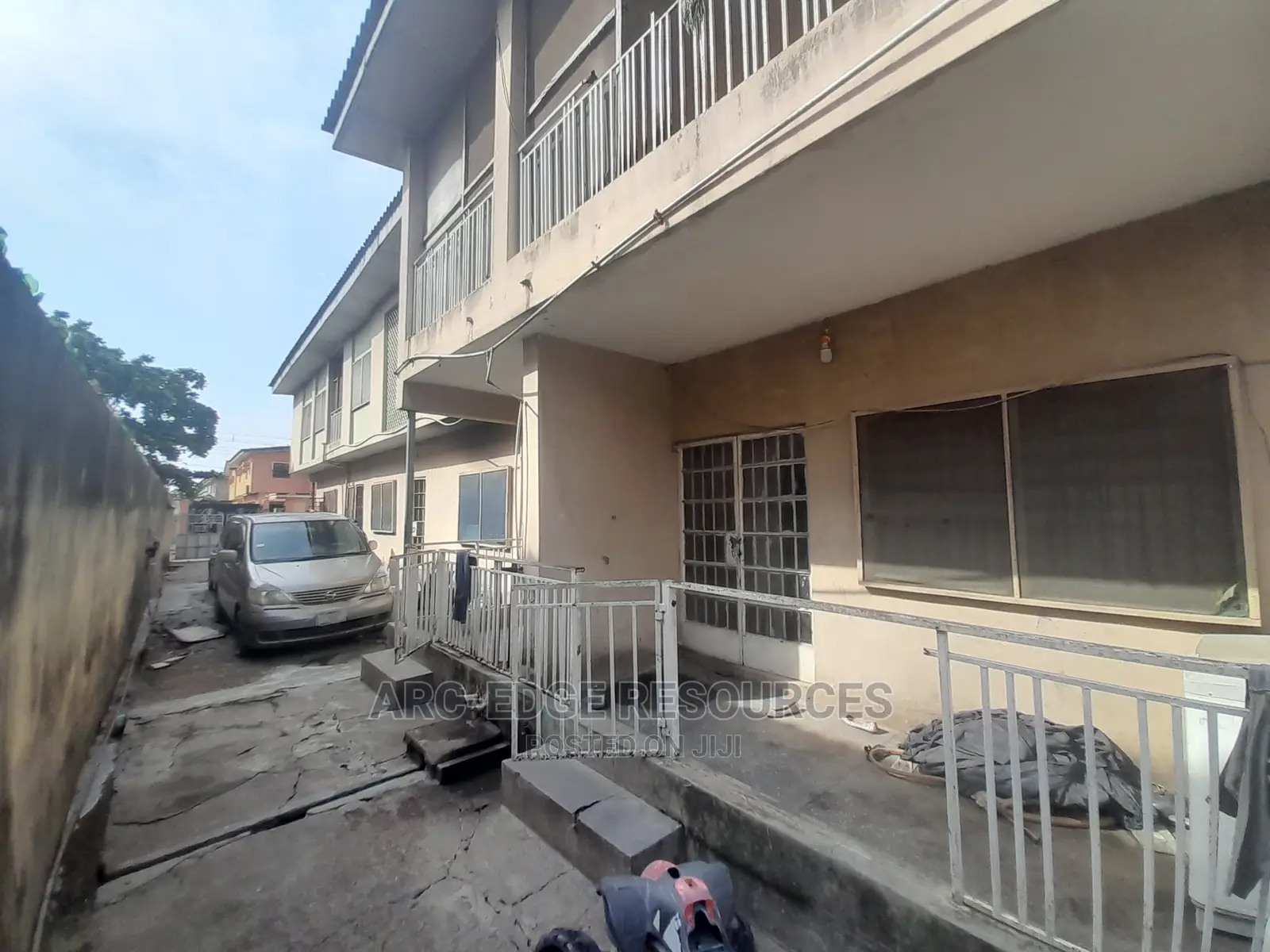 3bdrm Block of Flats in Ago Palace for sale in Ago Palace