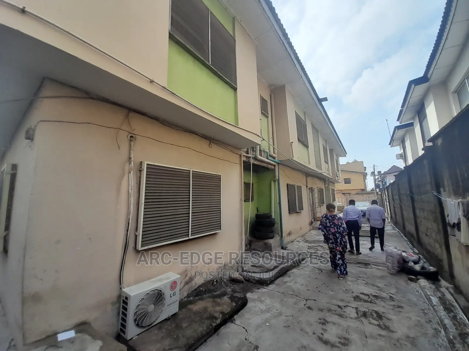 3bdrm Block of Flats in Ago Palace for sale in Ago Palace