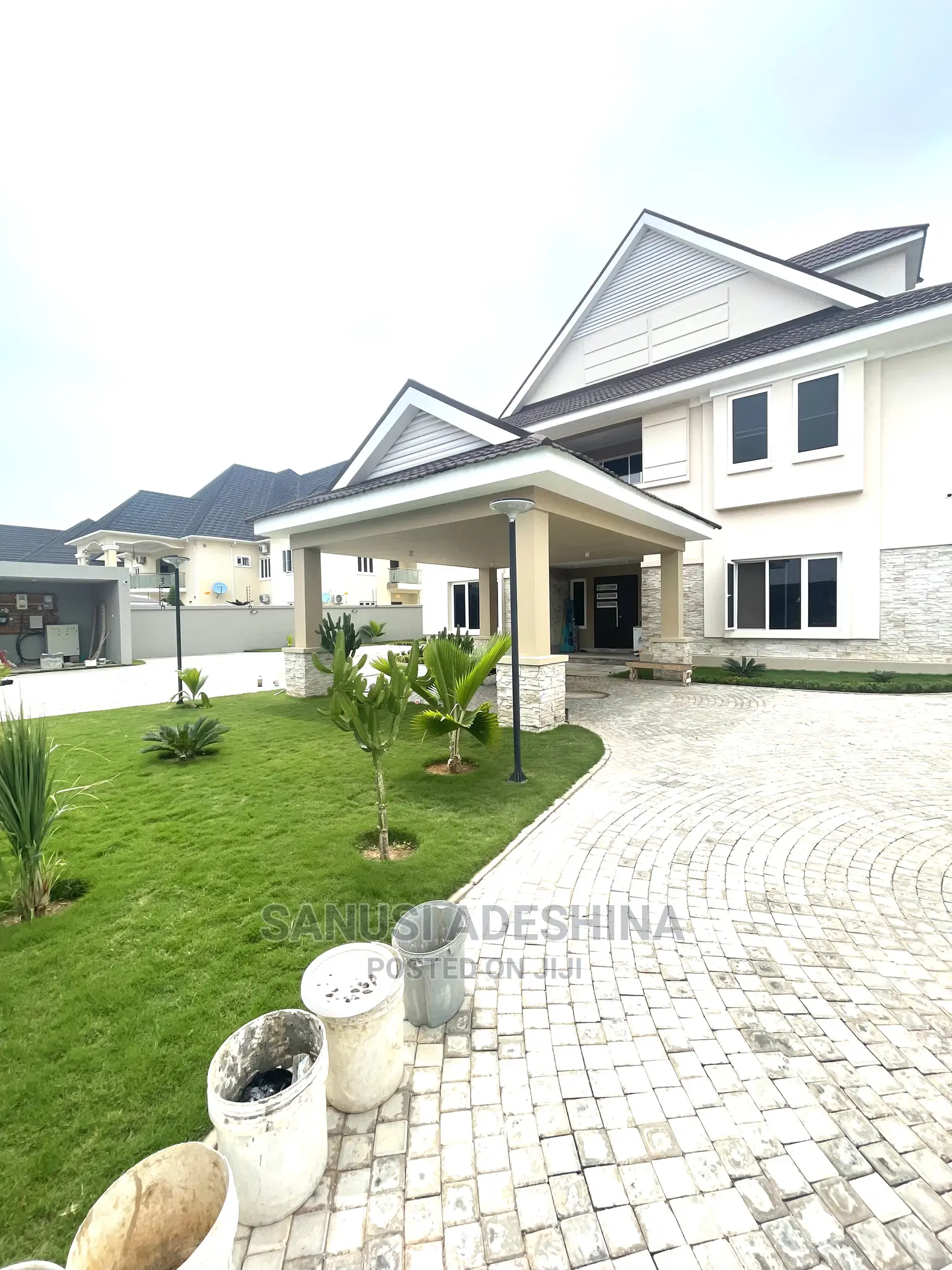 6bdrm House in Guzape Abuja for sale in Guzape District