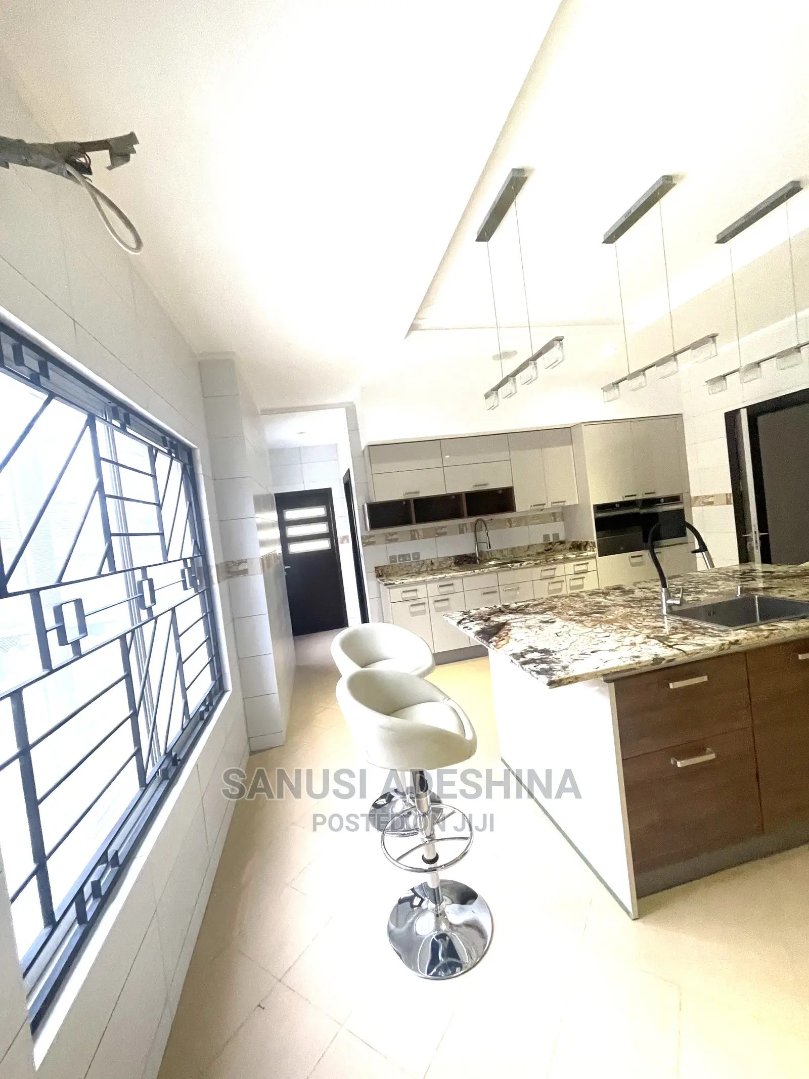 6bdrm House in Guzape Abuja for sale in Guzape District