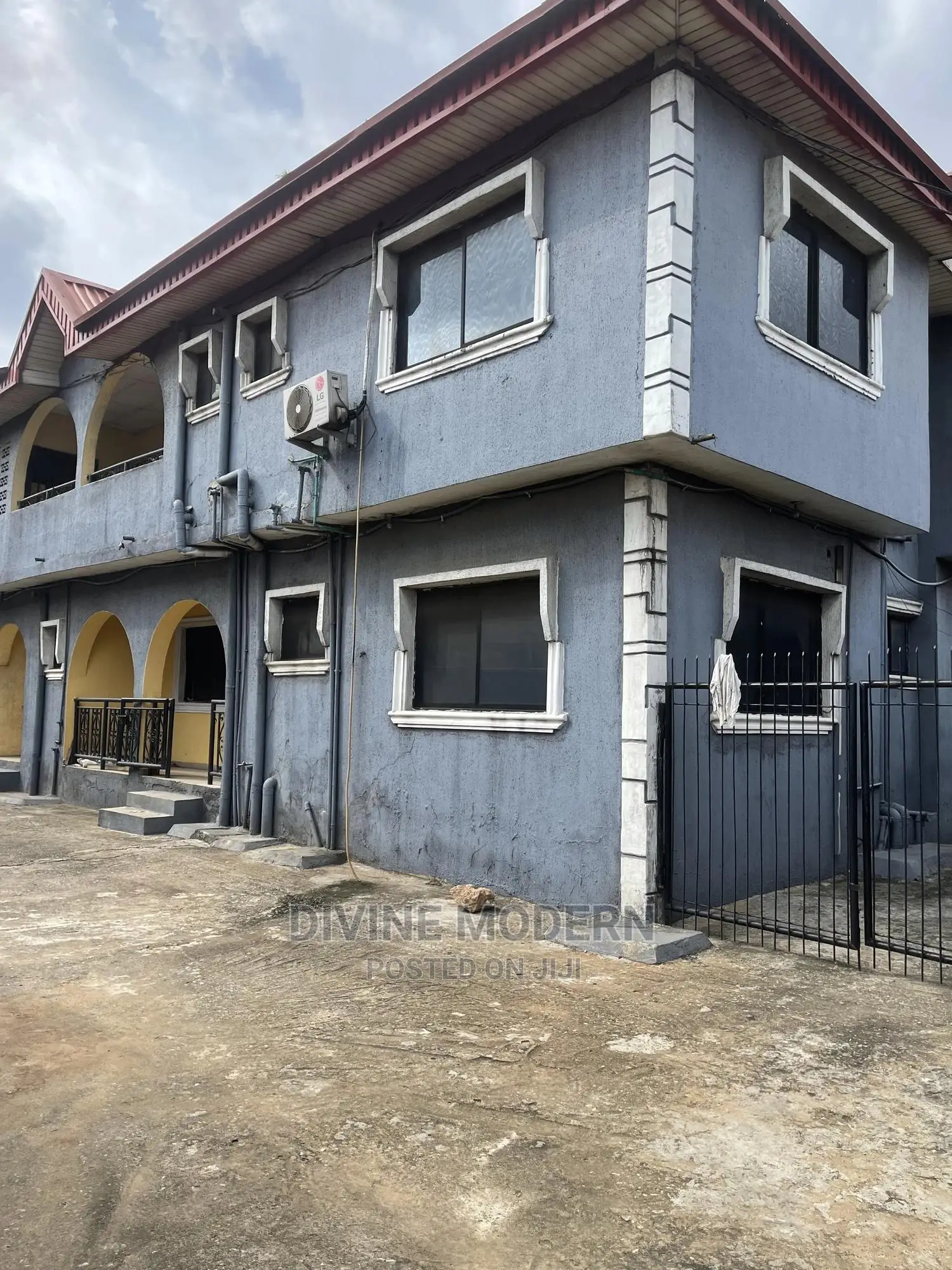 3bdrm Block of Flats in Moke Oyeladun, Abule Egba for sale in Abule Egba