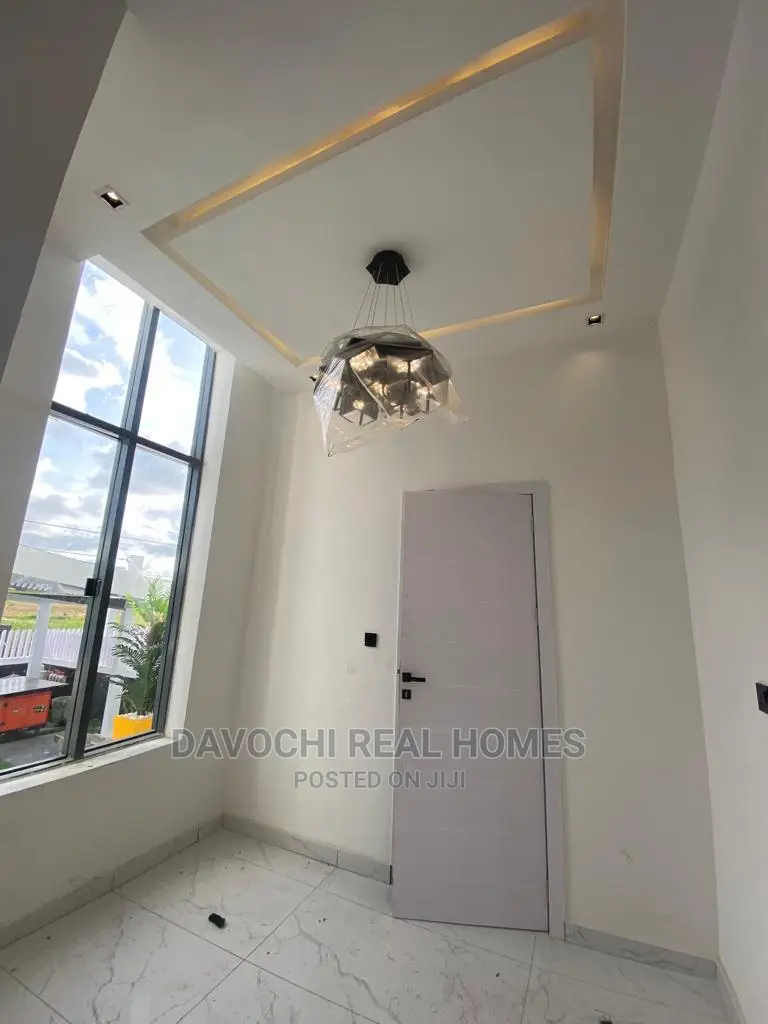 5bdrm Duplex in Ajah, Lekki for Sale in Lekki