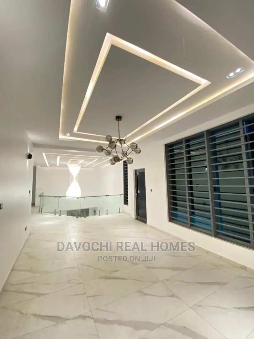 5bdrm Duplex in Osapa London, Lekki for Sale in Lekki