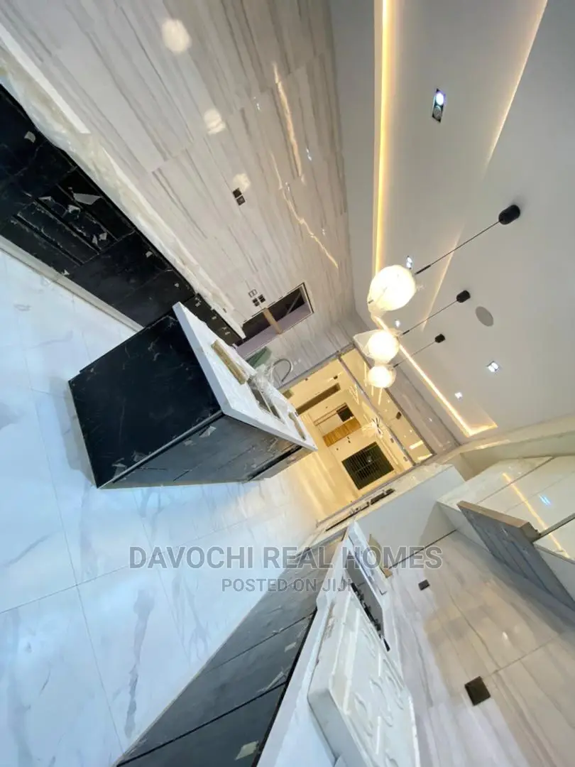 5bdrm Duplex in Osapa London, Lekki for Sale in Lekki