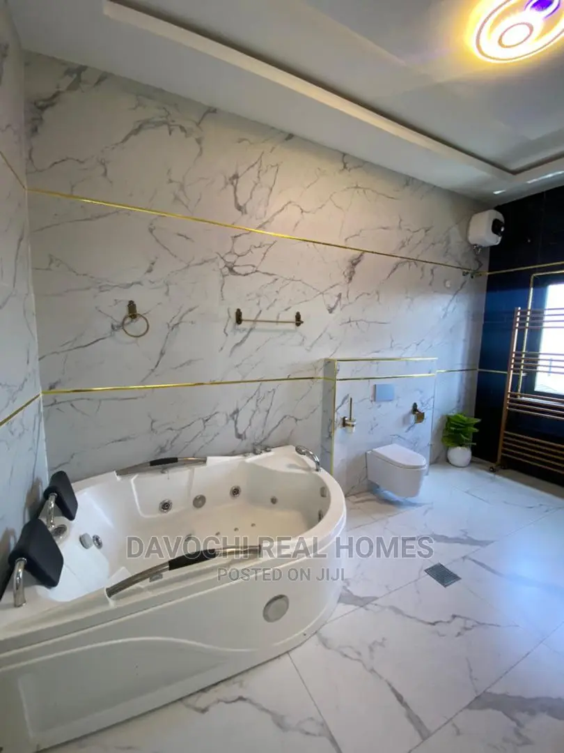 5bdrm Duplex in Osapa London, Lekki for Rent in Lekki