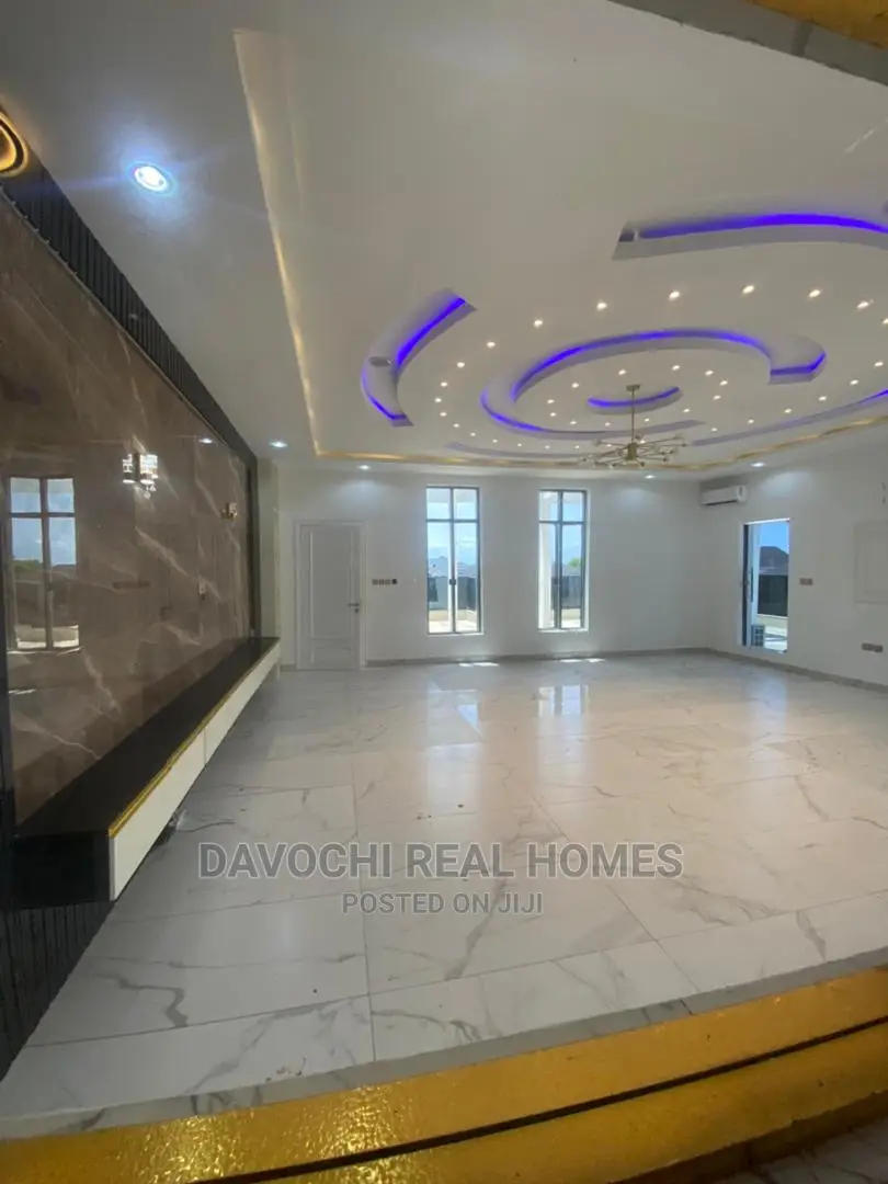 5bdrm Duplex in Osapa London, Lekki for Rent in Lekki