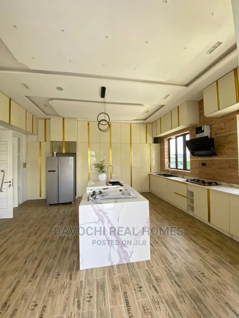 5bdrm Duplex in Osapa London, Lekki for Rent in Lekki