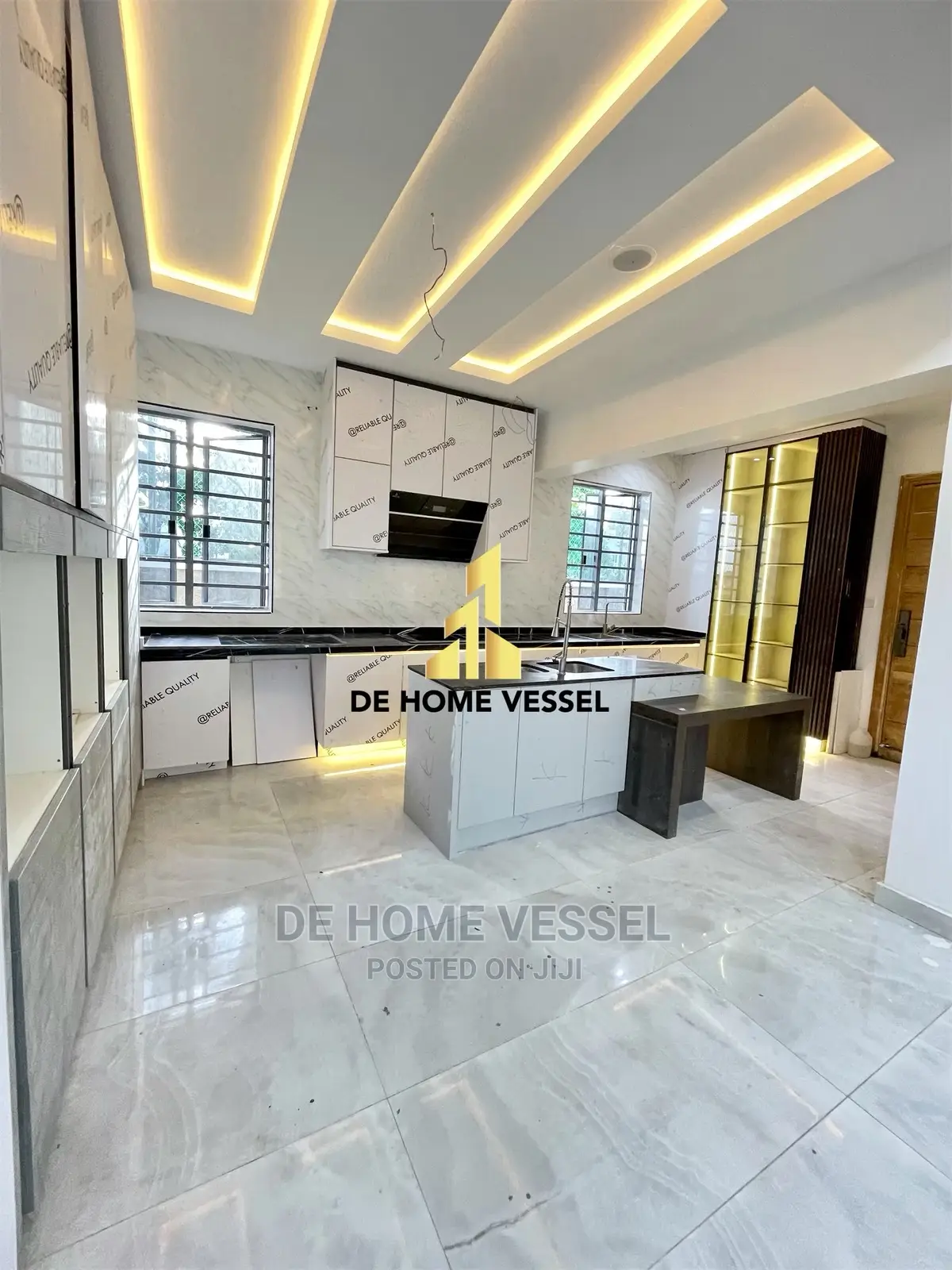 5bdrm Duplex in Lekki Phase 1 for Sale in Lekki Phase 1