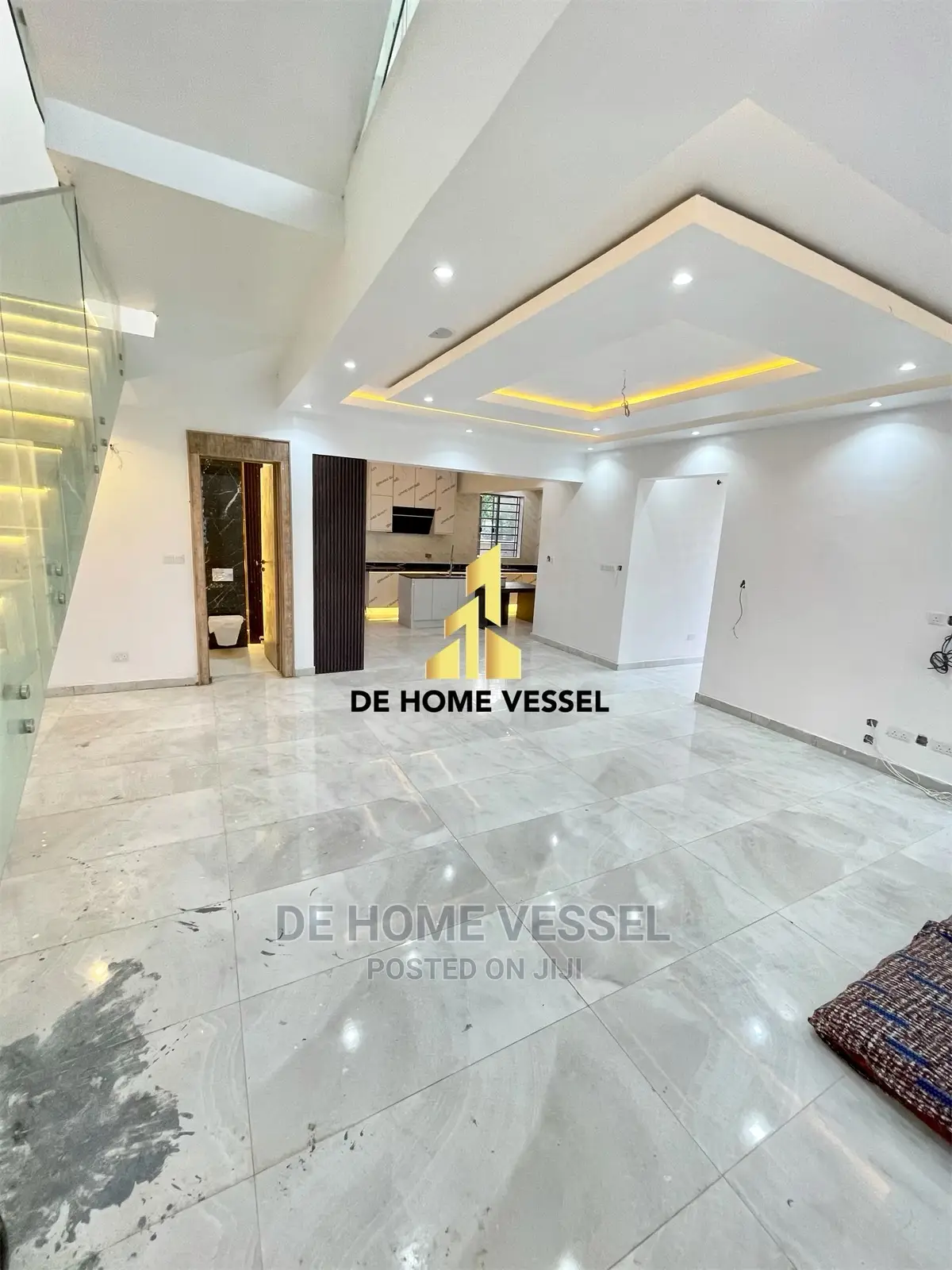 5bdrm Duplex in Lekki Phase 1 for Sale in Lekki Phase 1