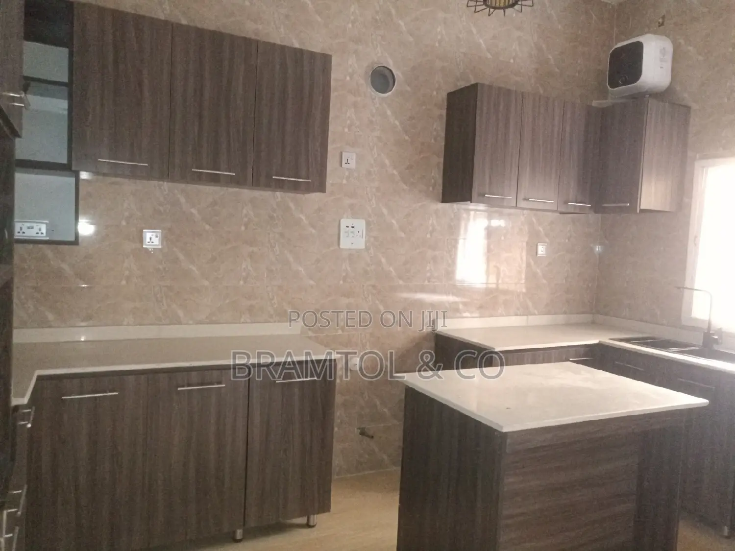 3bdrm Townhouse / Terrace in Idu Industrial for rent in Idu Industrial