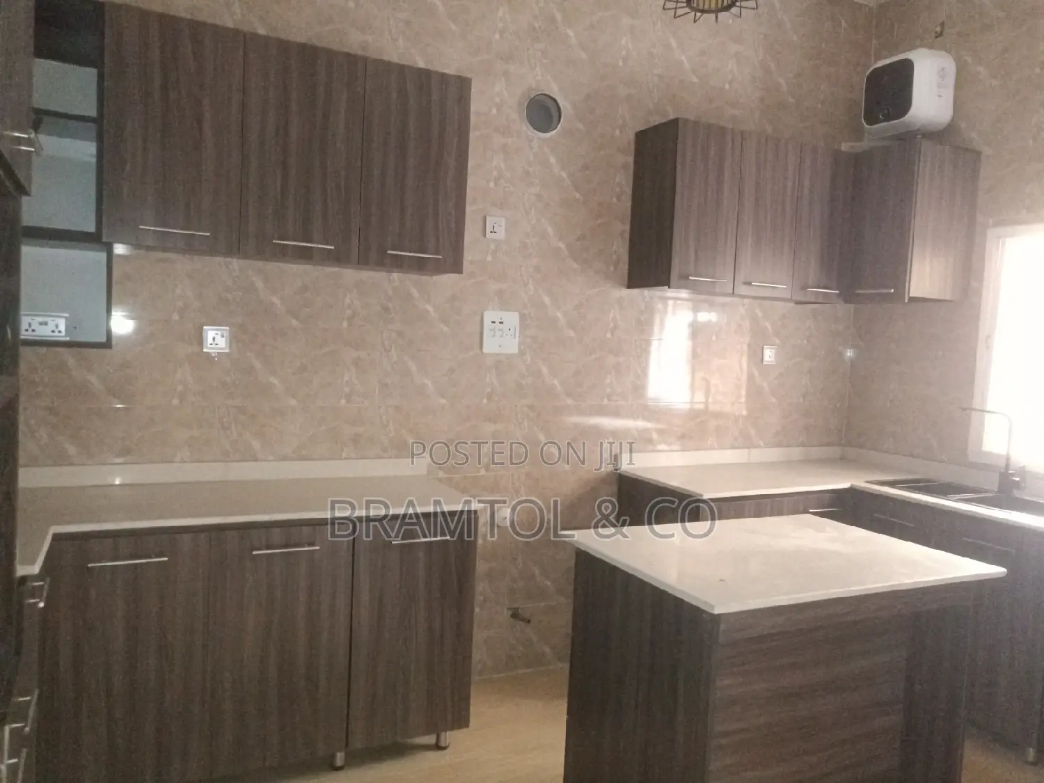 3bdrm Townhouse / Terrace in Idu Industrial for rent in Idu Industrial
