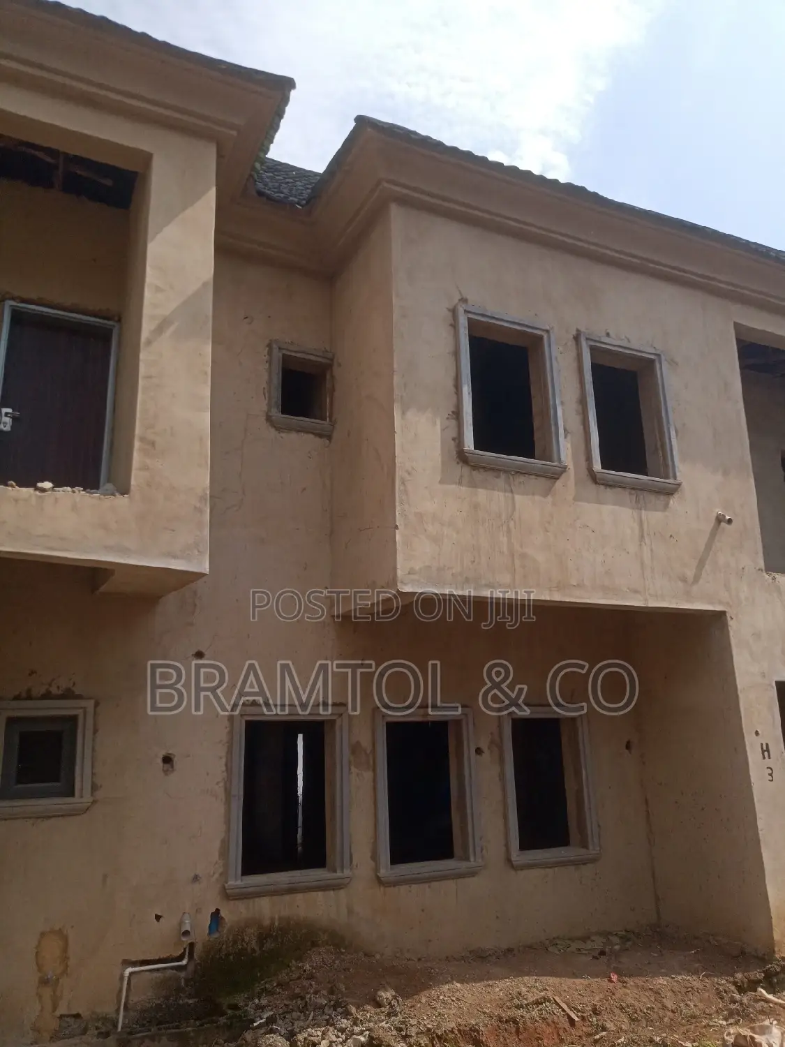 3bdrm Duplex in Idu Industrial for sale in Idu Industrial