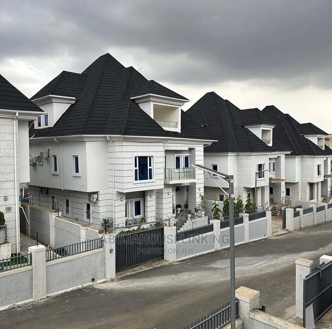 5bdrm Duplex in Guzape Abuja for sale in Guzape District