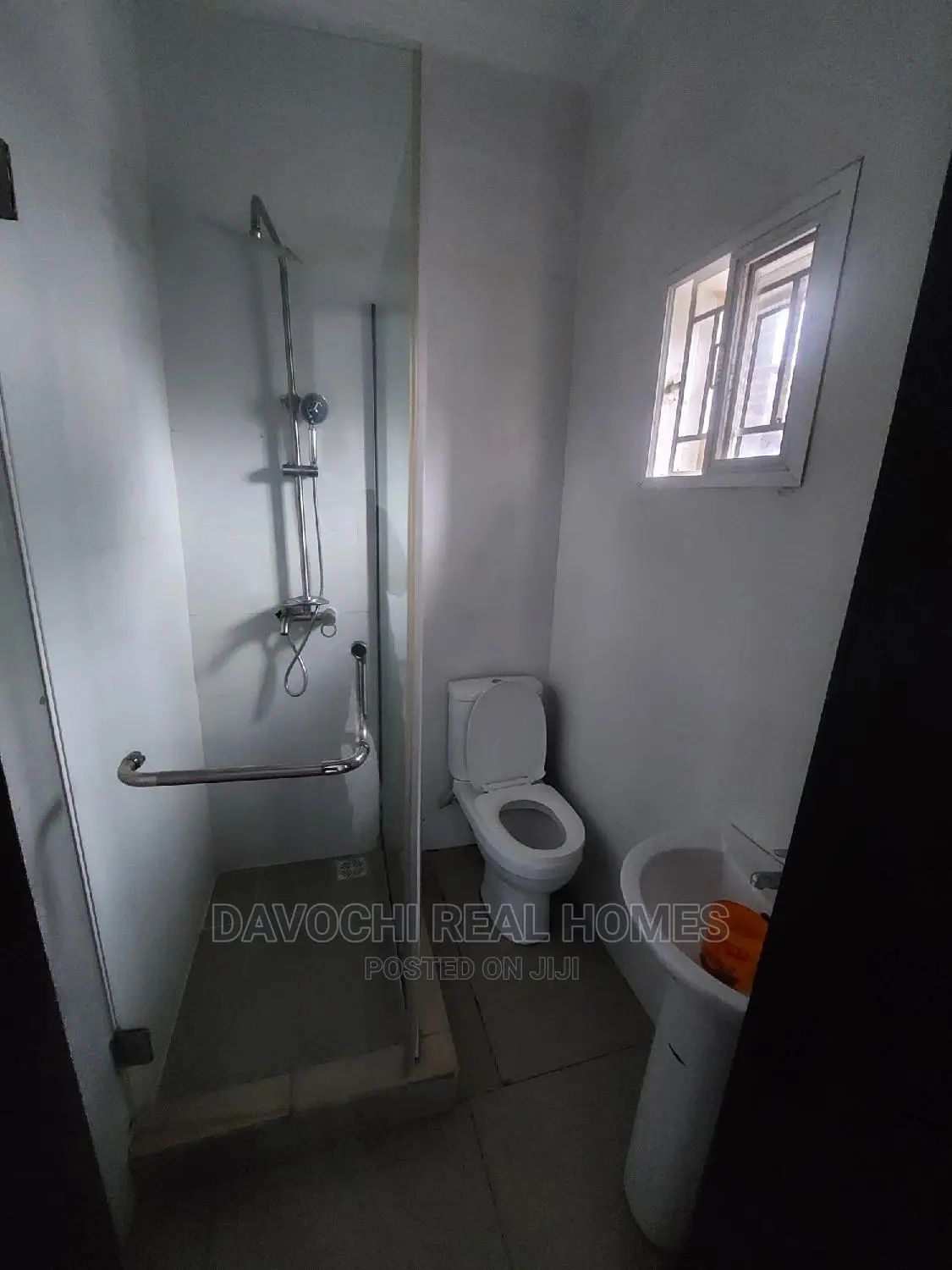 3bdrm Block of Flats in Chevron Drive, Lekki for rent in Lekki