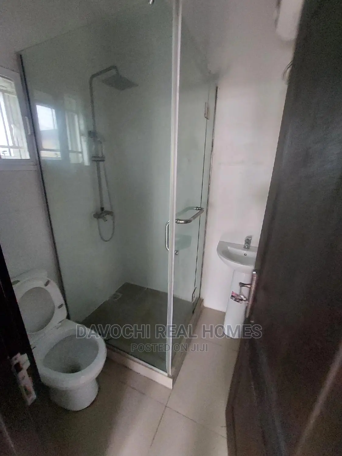 3bdrm Block of Flats in Chevron Drive, Lekki for rent in Lekki
