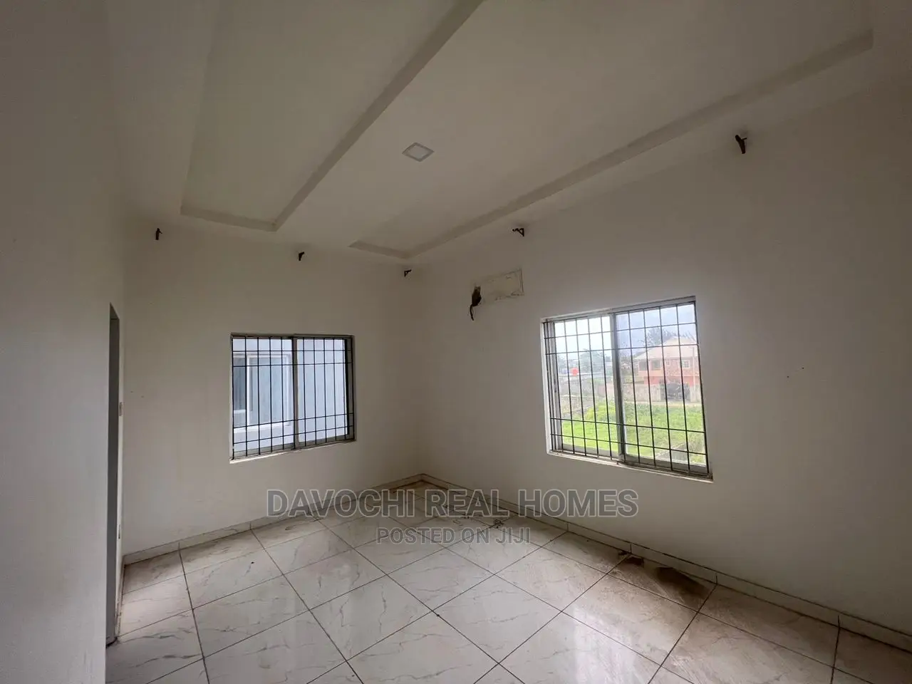 3bdrm Apartment in Orchid Road, Lekki for sale in Lekki
