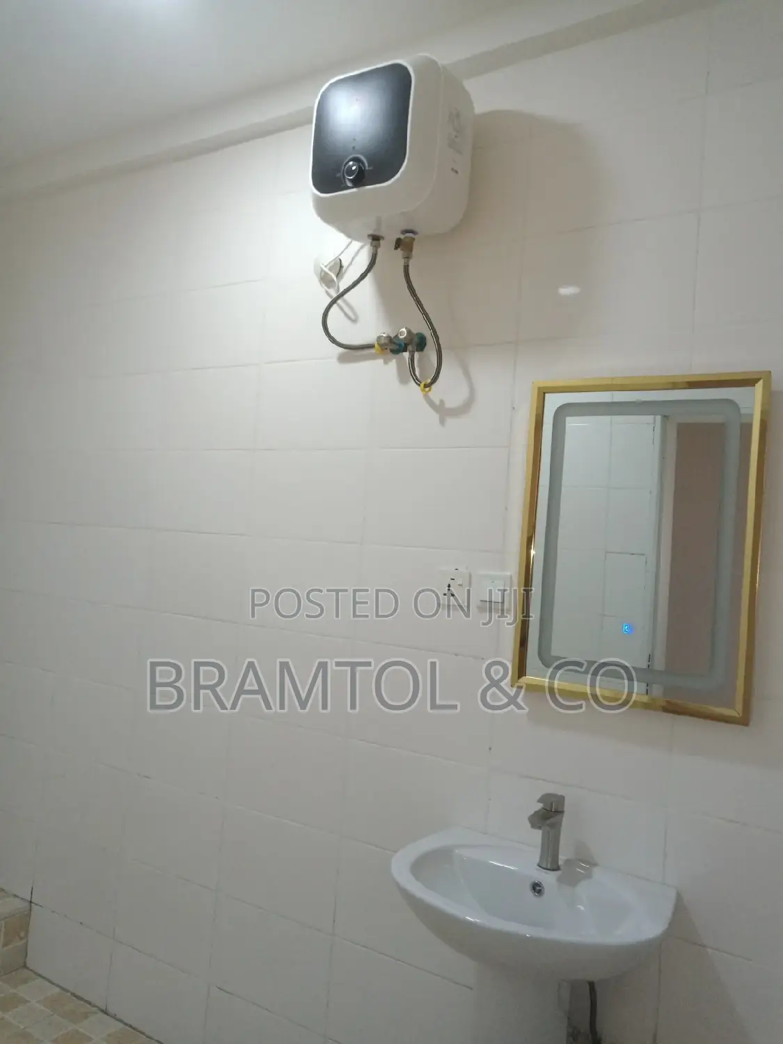 3bdrm Block of Flats in With Bq, Wuye for rent in Wuye