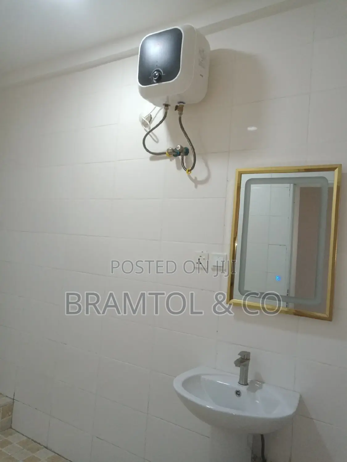 3bdrm Block of Flats in With Bq, Wuye for rent in Wuye
