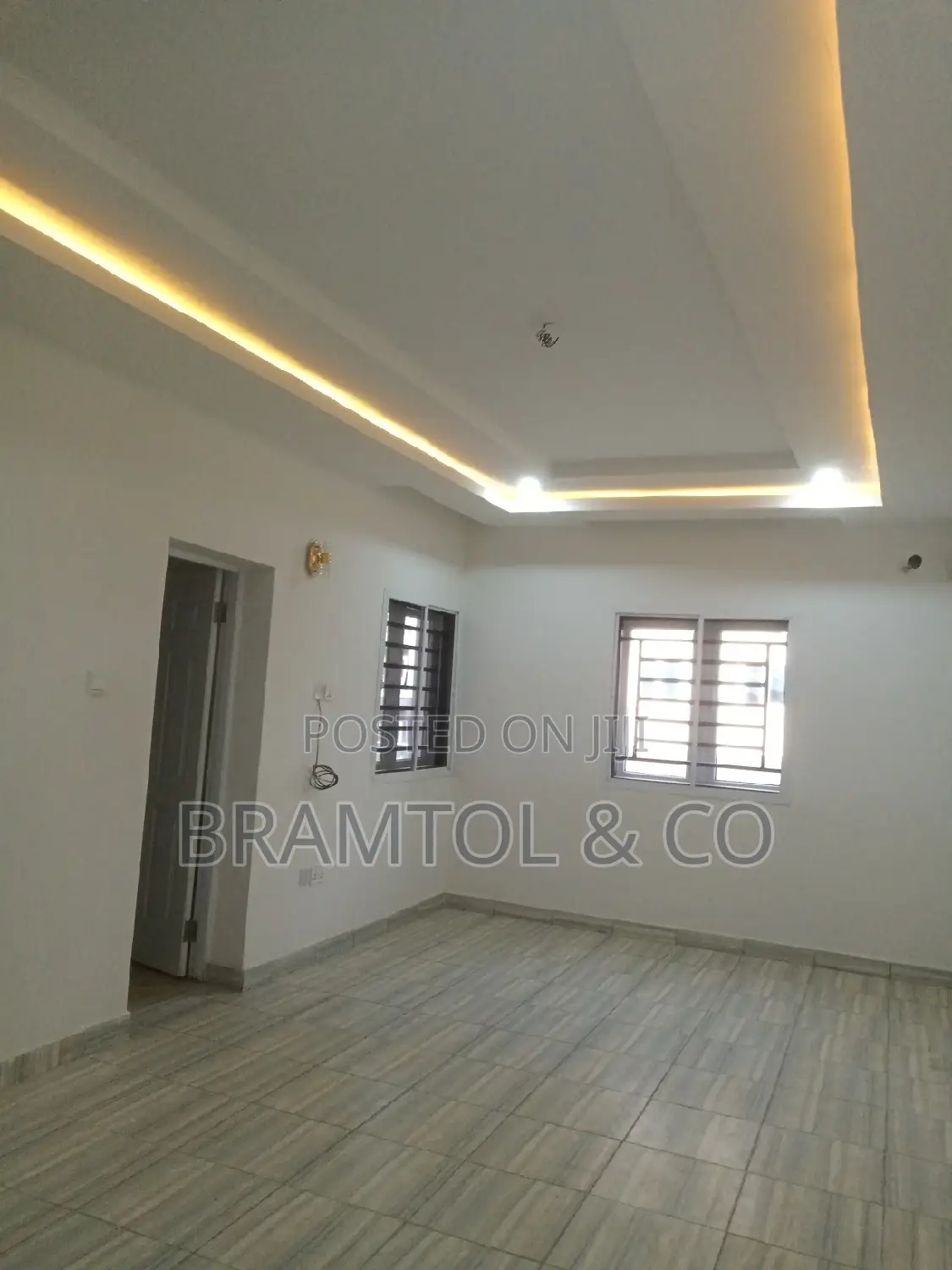 3bdrm Block of Flats in With Bq, Wuye for rent in Wuye