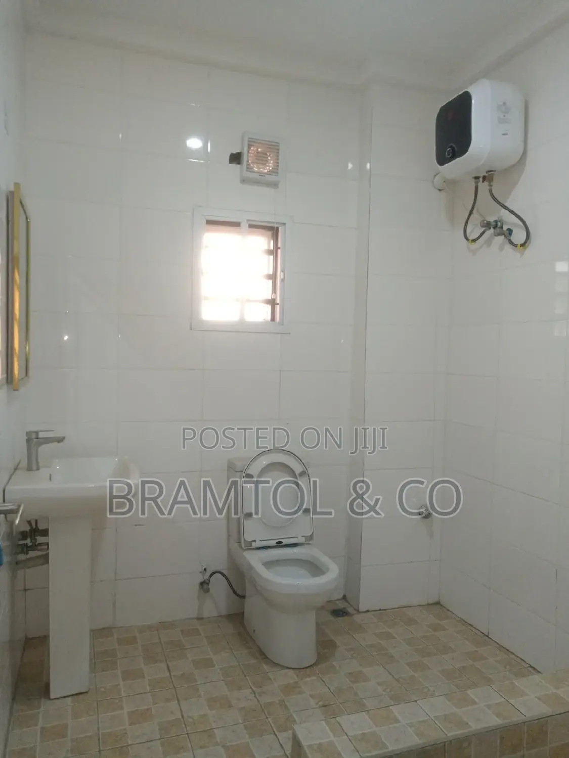 3bdrm Block of Flats in With Bq, Wuye for rent in Wuye