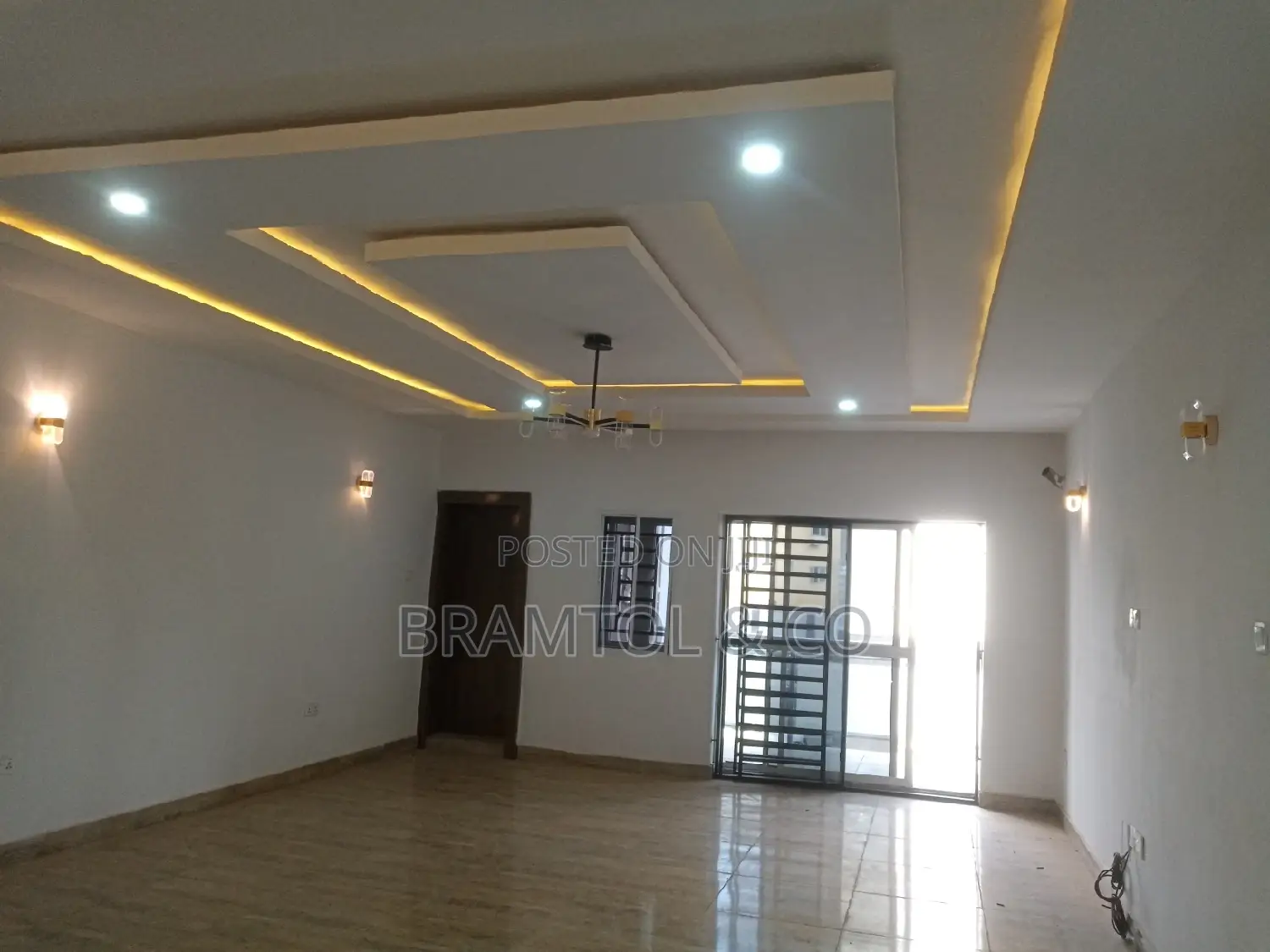 3bdrm Block of Flats in With Bq, Wuye for rent in Wuye