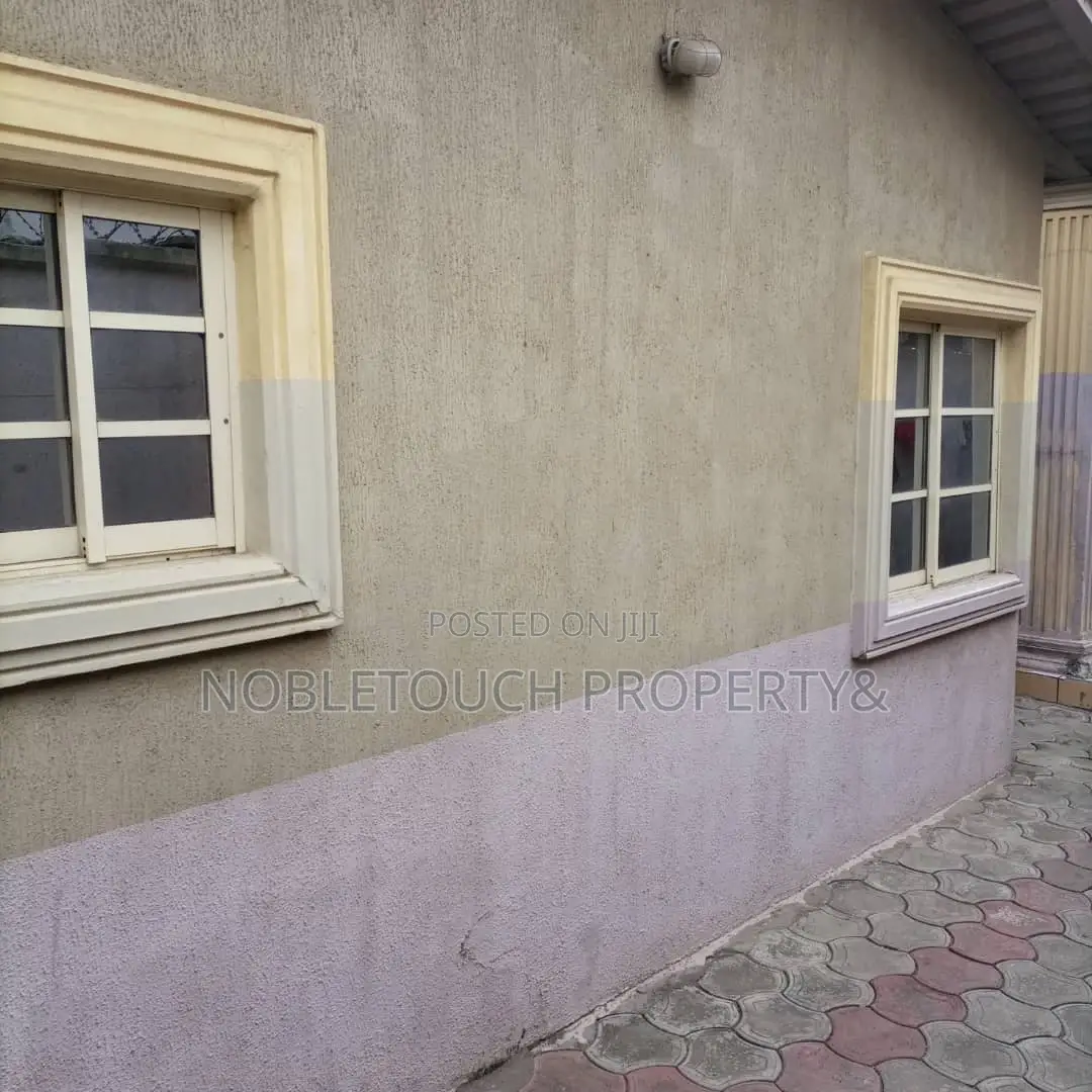 8bdrm Duplex in Egbeda Lagos for sale in Egbeda
