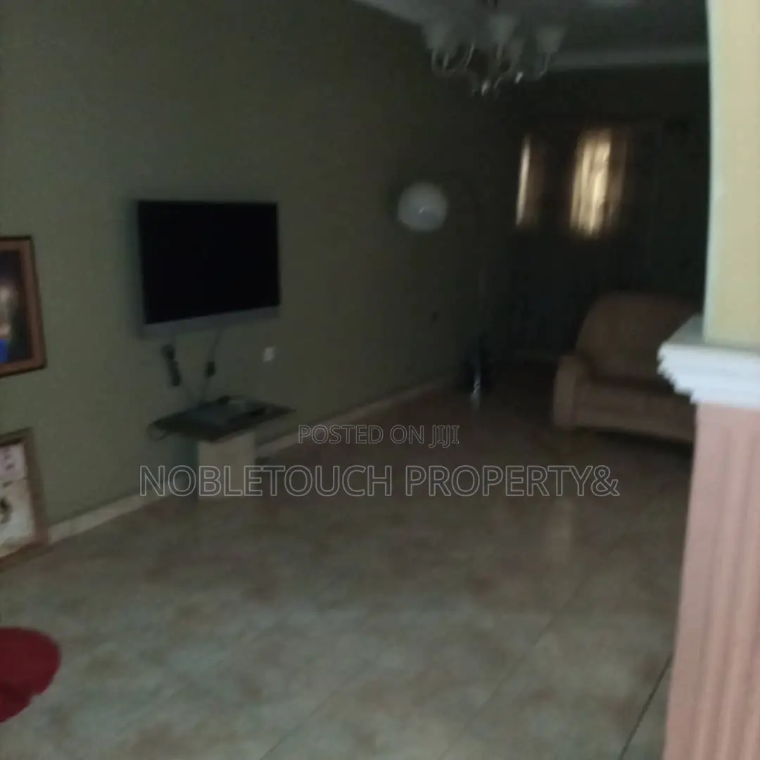 8bdrm Duplex in Egbeda Lagos for sale in Egbeda